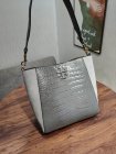 Tory Burch High Quality Handbags 671
